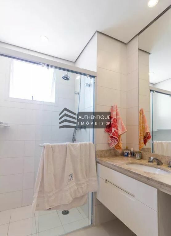 Apartamento à venda com 3 quartos, 209m² - Foto 32