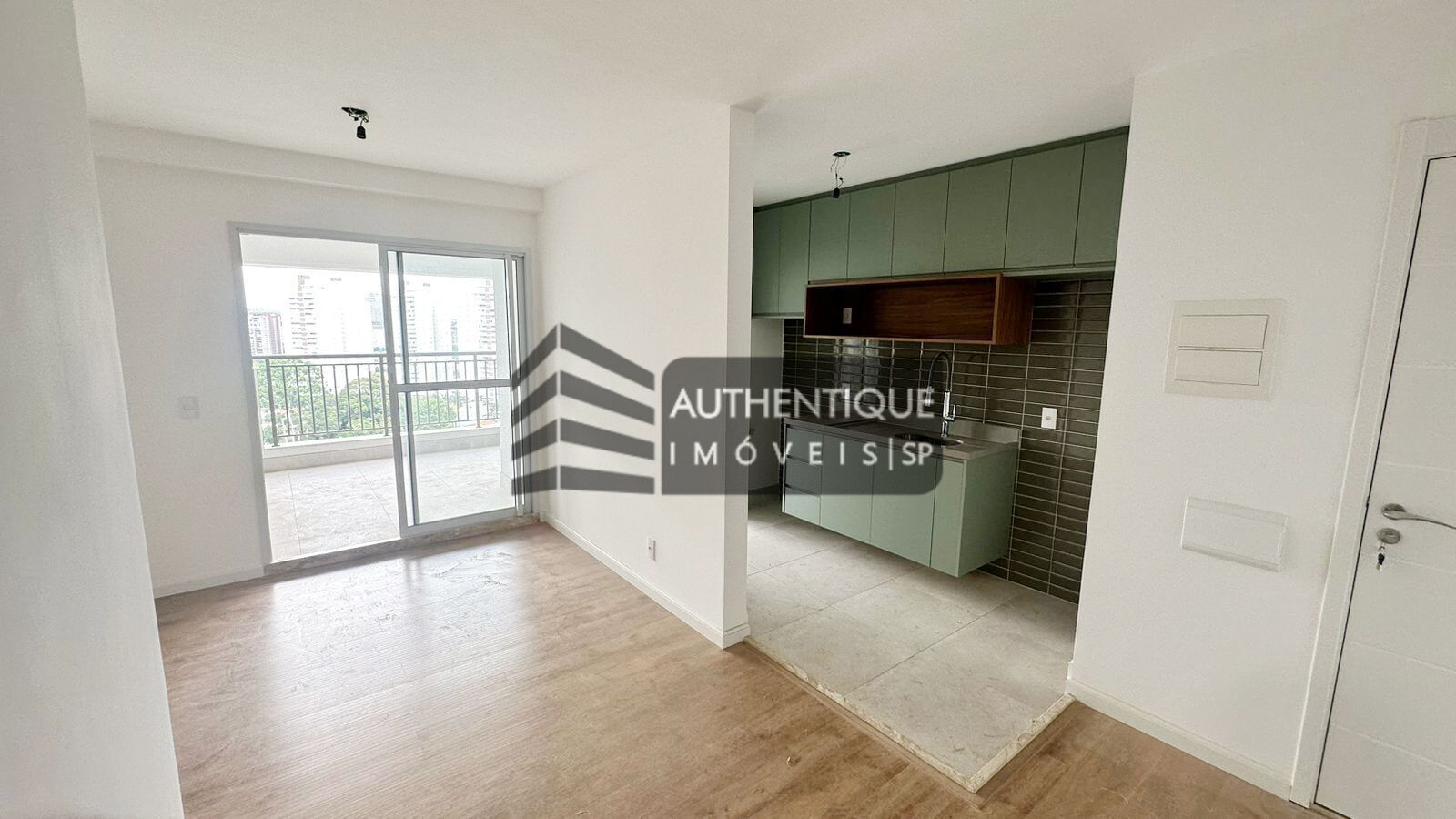 Apartamento à venda com 2 quartos, 69m² - Foto 1