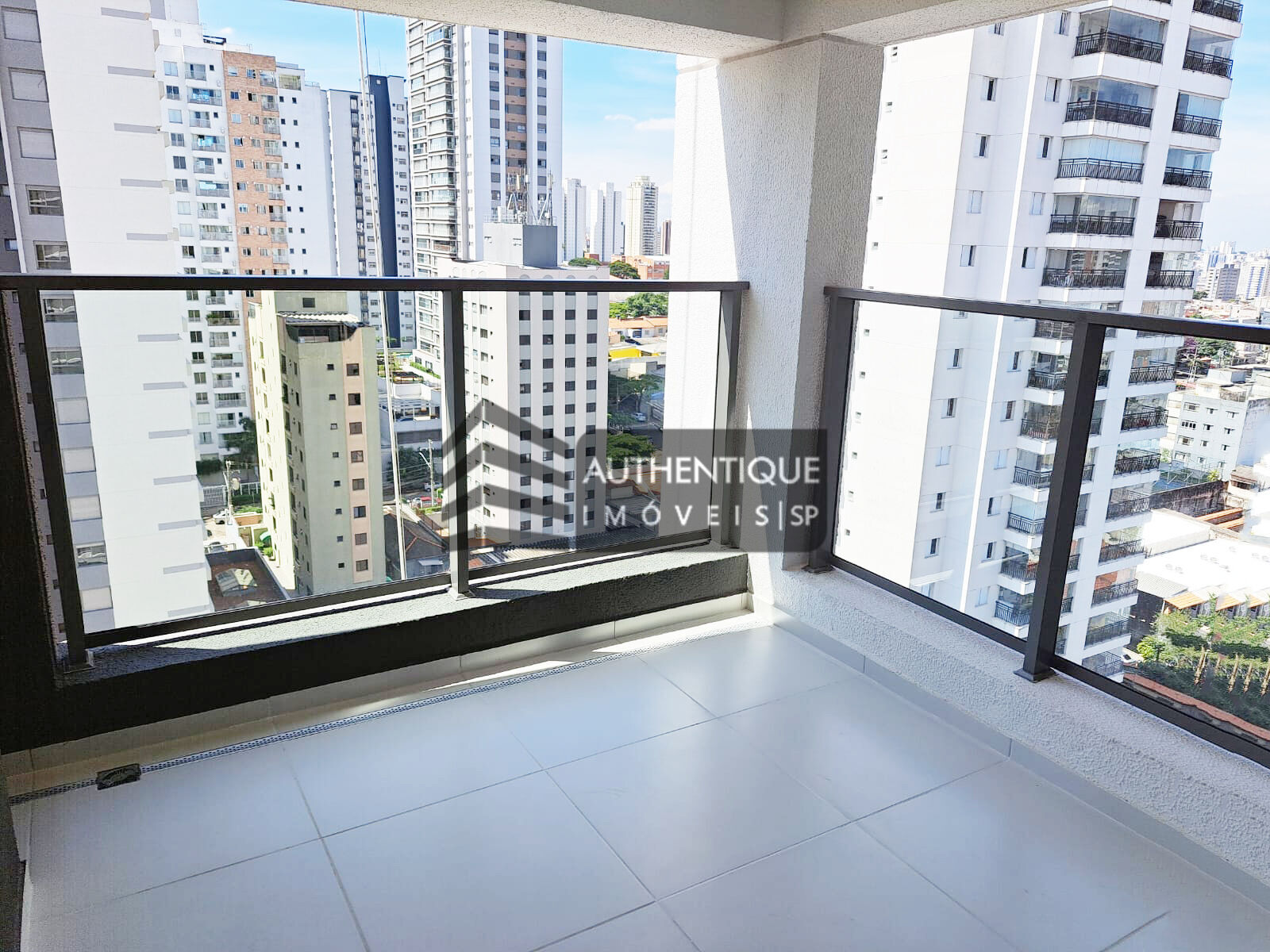 Apartamento à venda com 3 quartos, 79m² - Foto 1