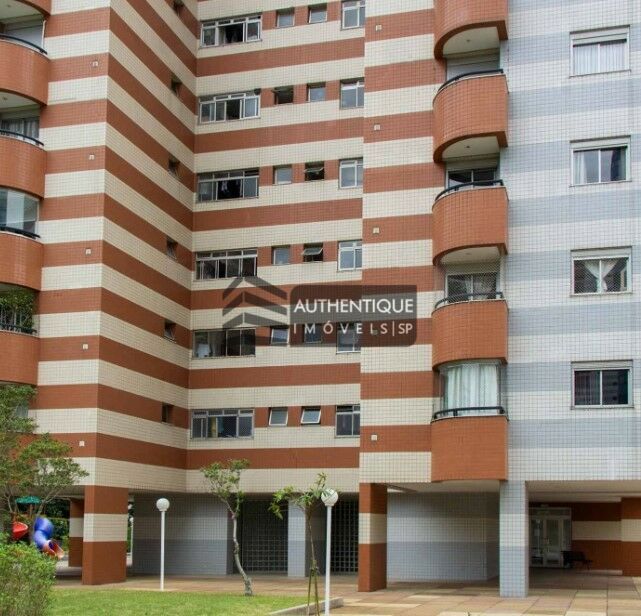 Apartamento à venda com 3 quartos, 140m² - Foto 1