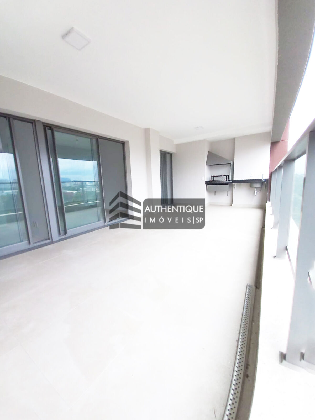 Apartamento à venda com 4 quartos, 147m² - Foto 2