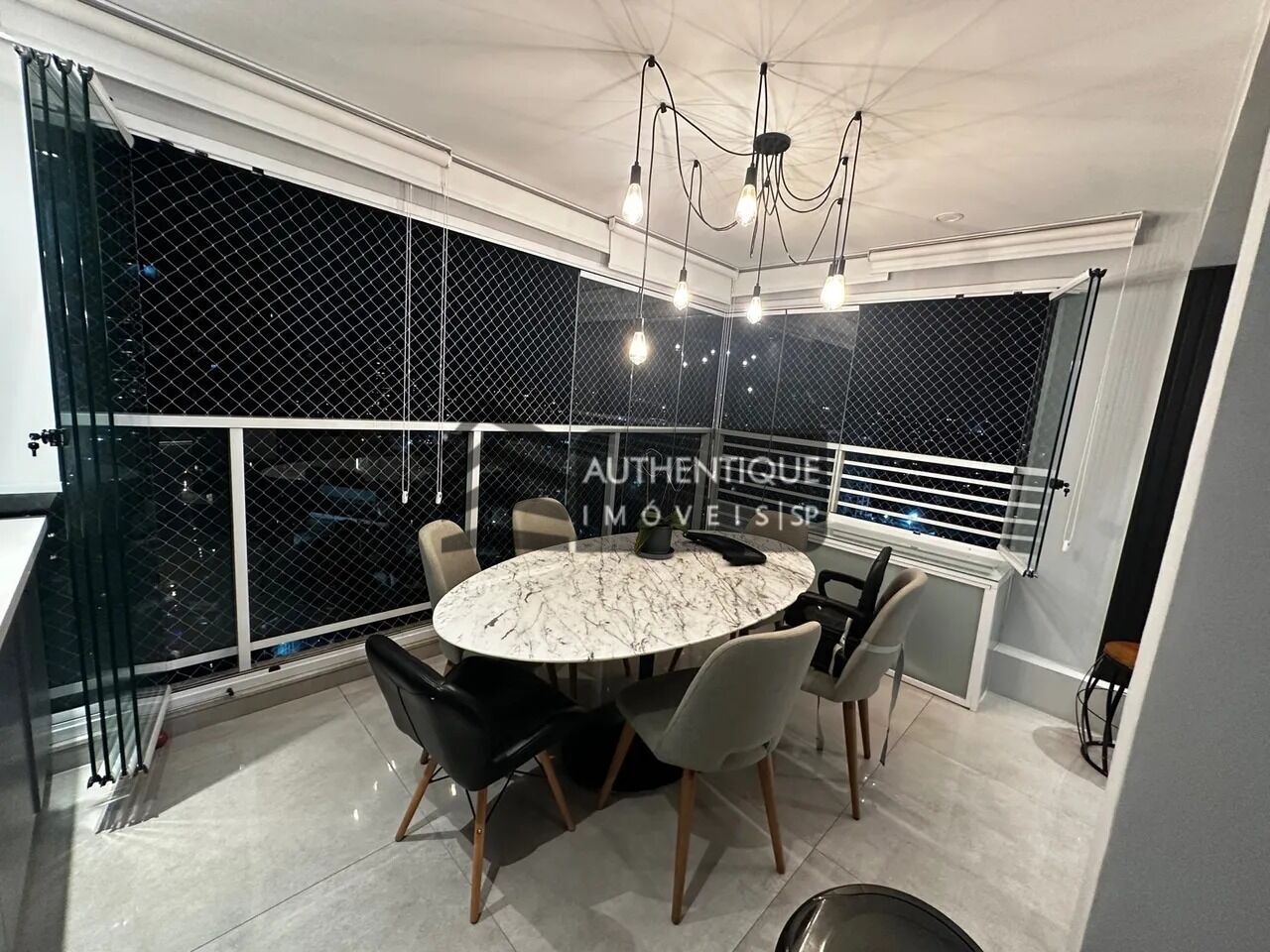 Apartamento à venda com 2 quartos, 68m² - Foto 1