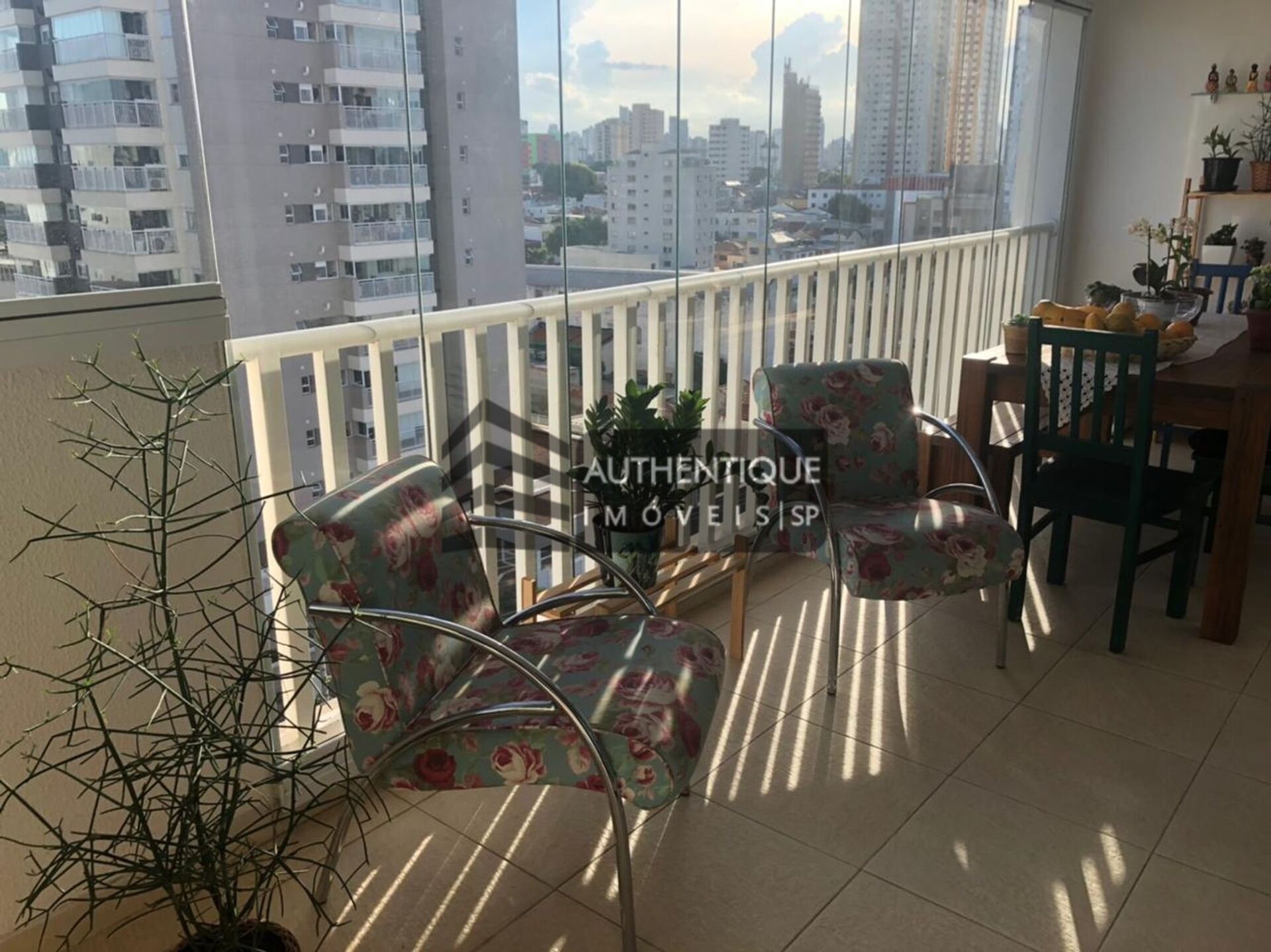 Apartamento à venda com 2 quartos, 95m² - Foto 1