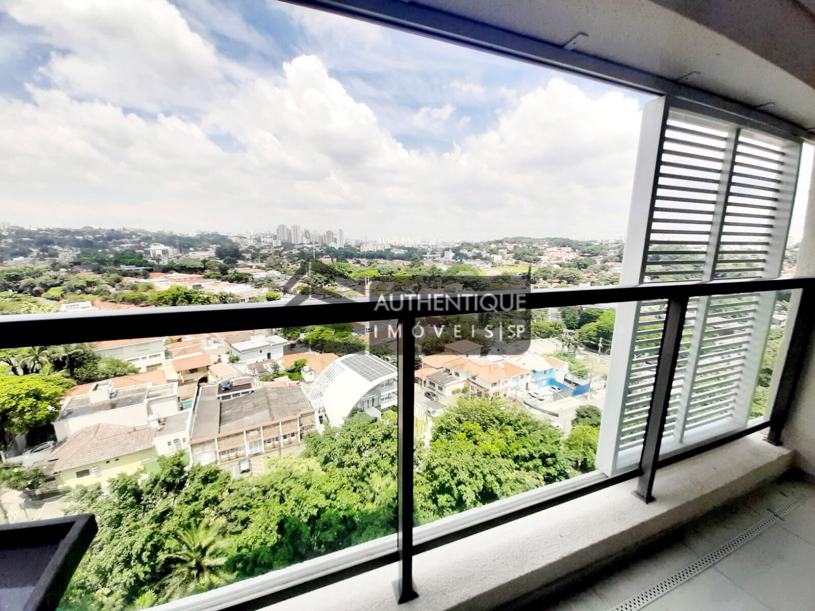 Apartamento à venda com 2 quartos, 79m² - Foto 2