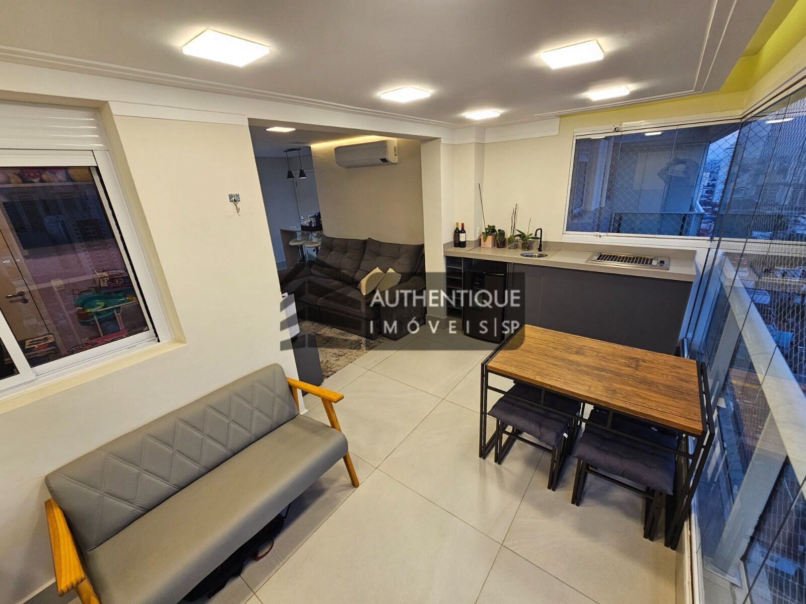 Apartamento à venda com 2 quartos, 72m² - Foto 3