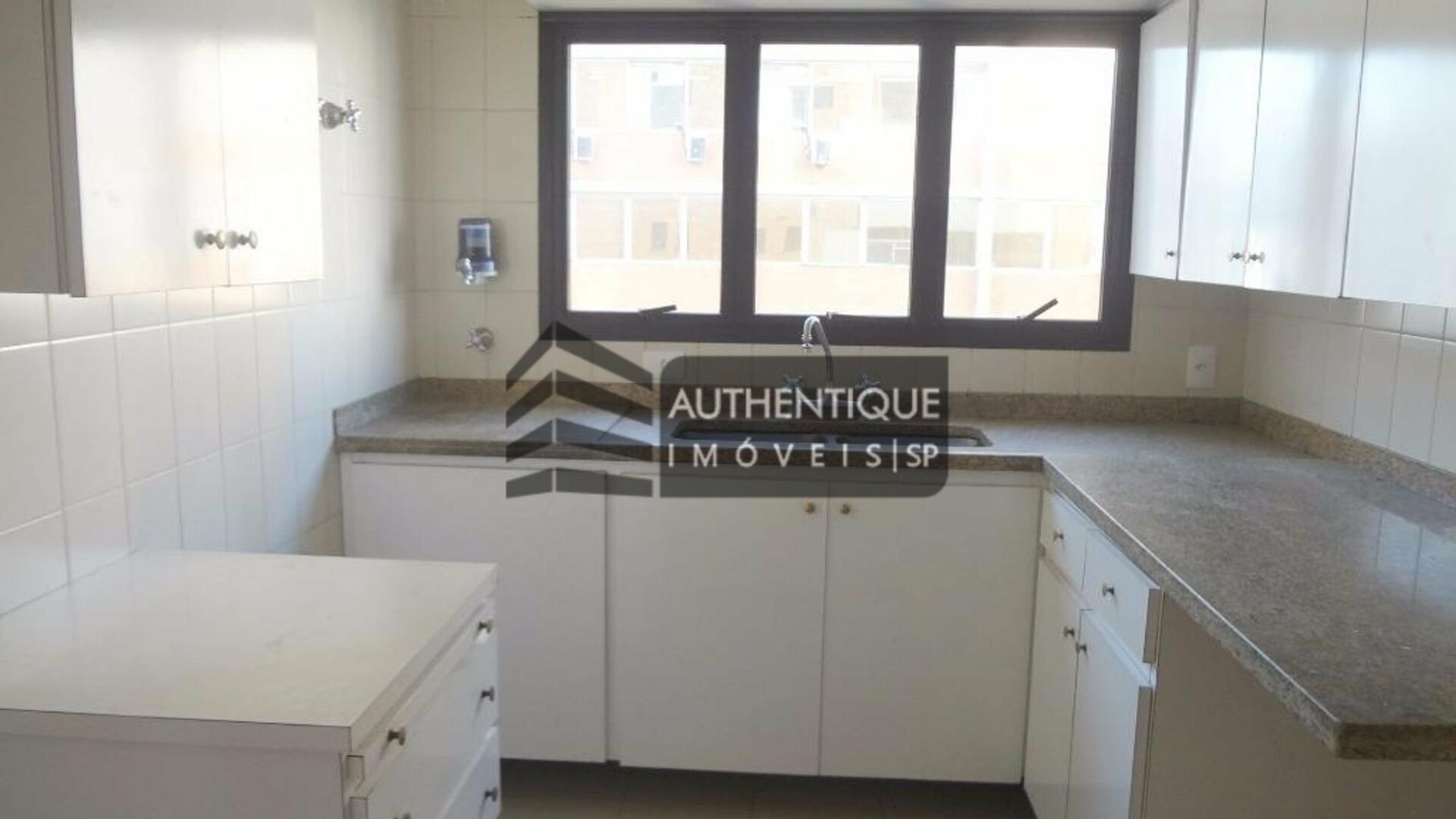 Apartamento à venda com 4 quartos, 204m² - Foto 15