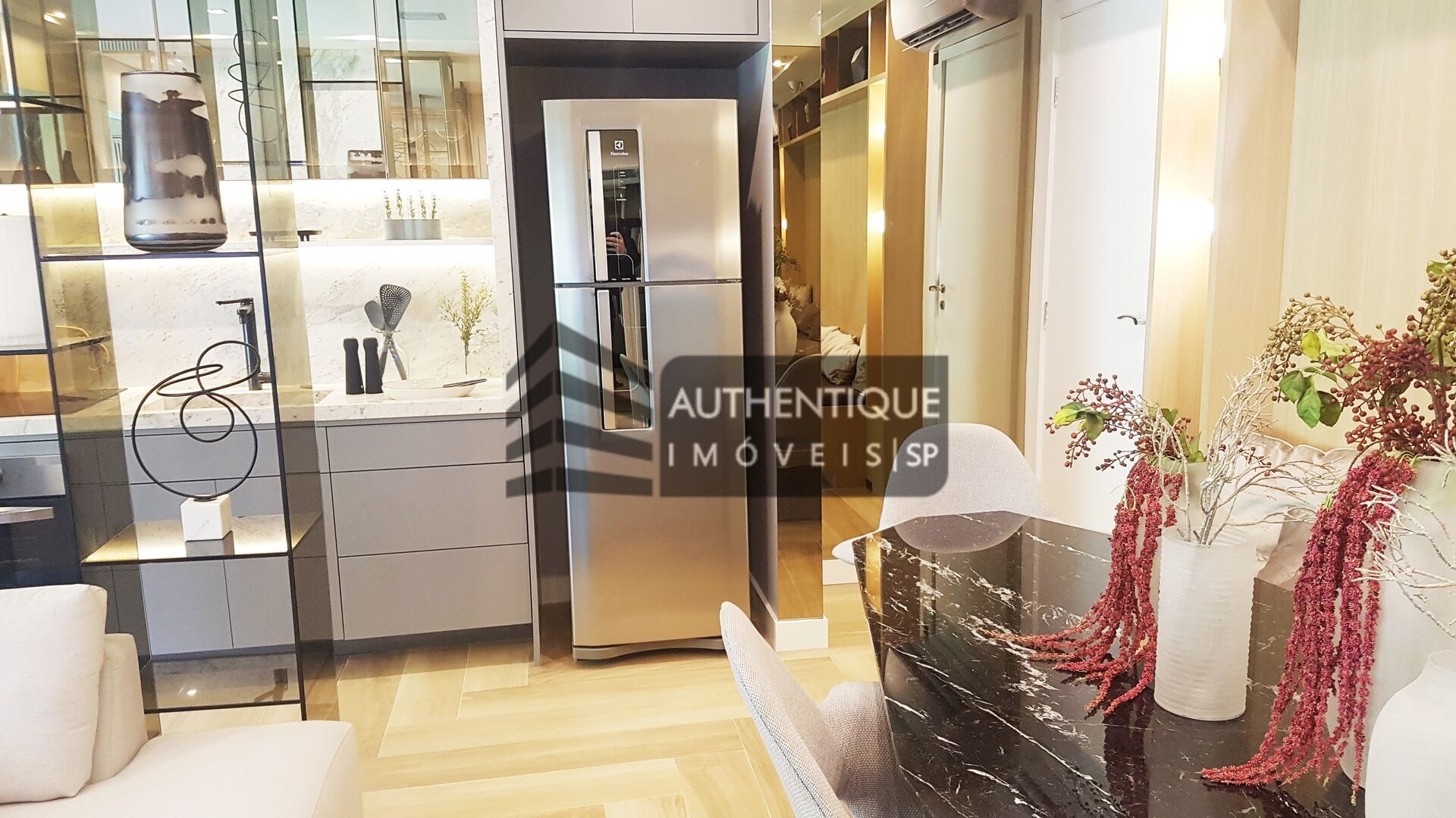 Apartamento à venda com 2 quartos, 65m² - Foto 4