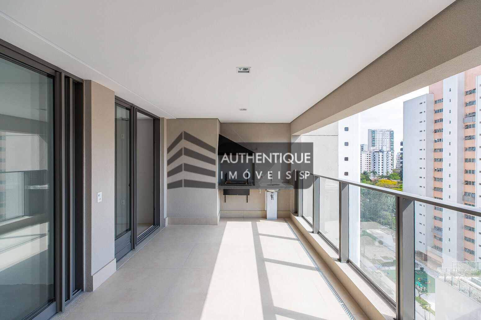 Apartamento à venda com 4 quartos, 232m² - Foto 14