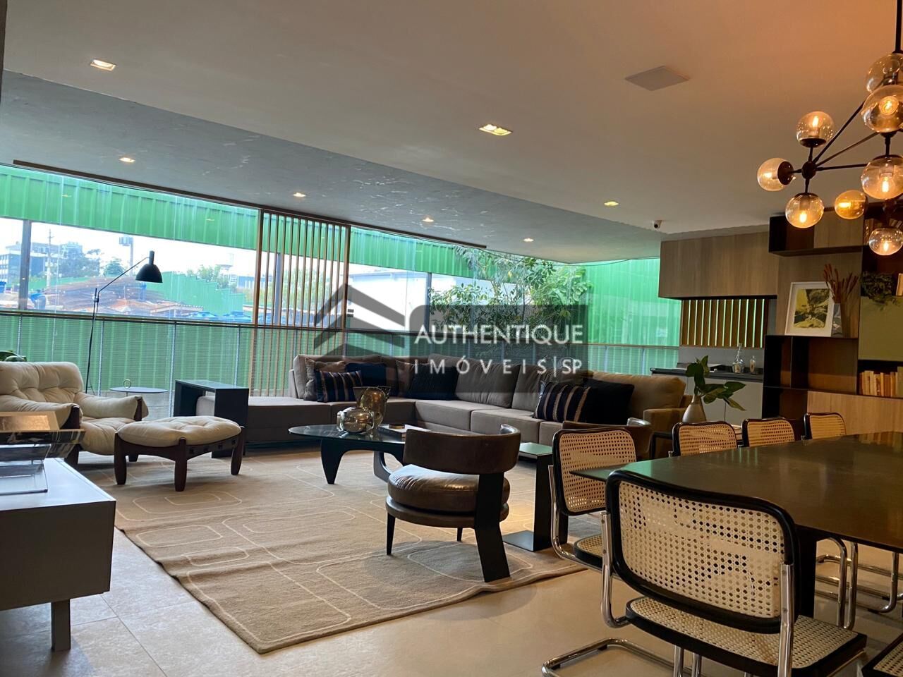 Apartamento à venda com 4 quartos, 197m² - Foto 2