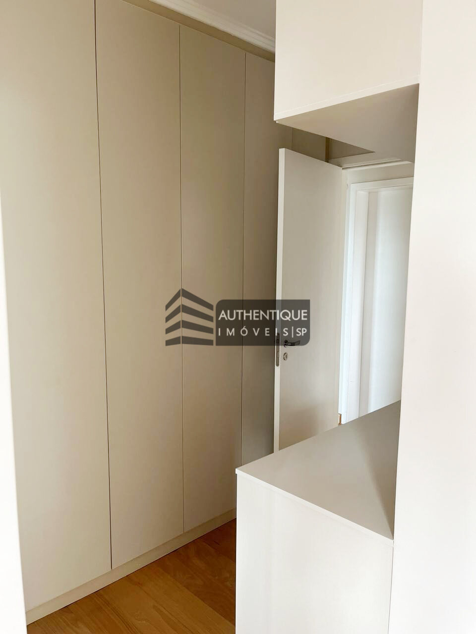 Apartamento à venda com 3 quartos, 142m² - Foto 11