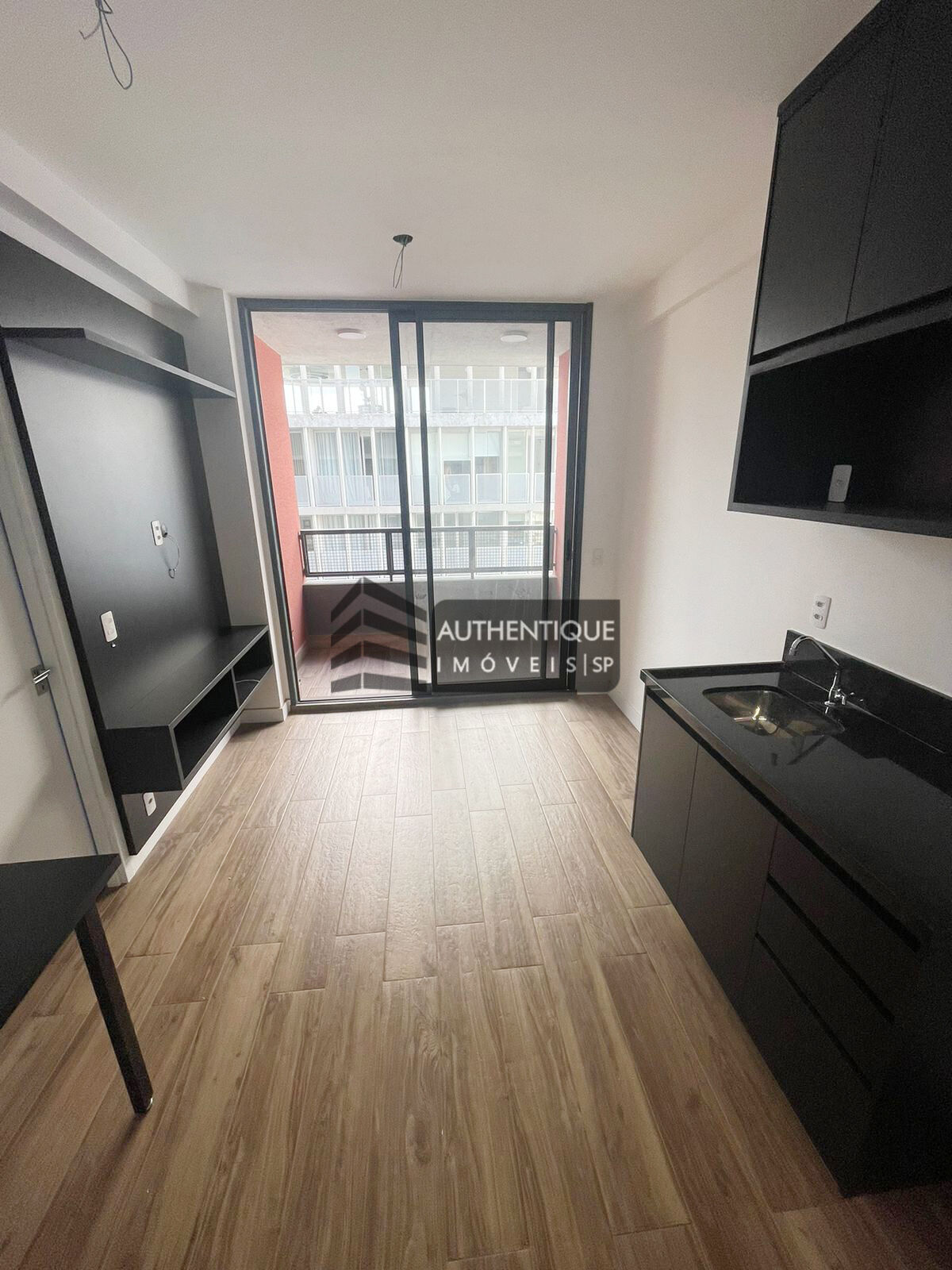 Apartamento à venda com 1 quarto, 33m² - Foto 1