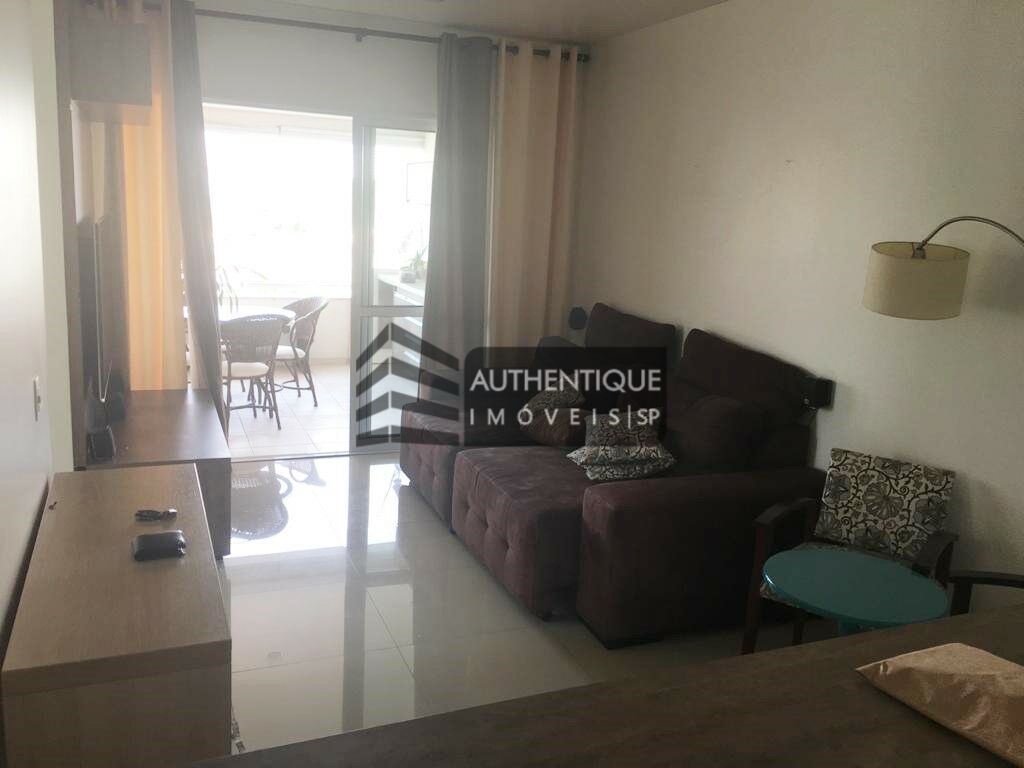 Apartamento à venda com 2 quartos, 67m² - Foto 2