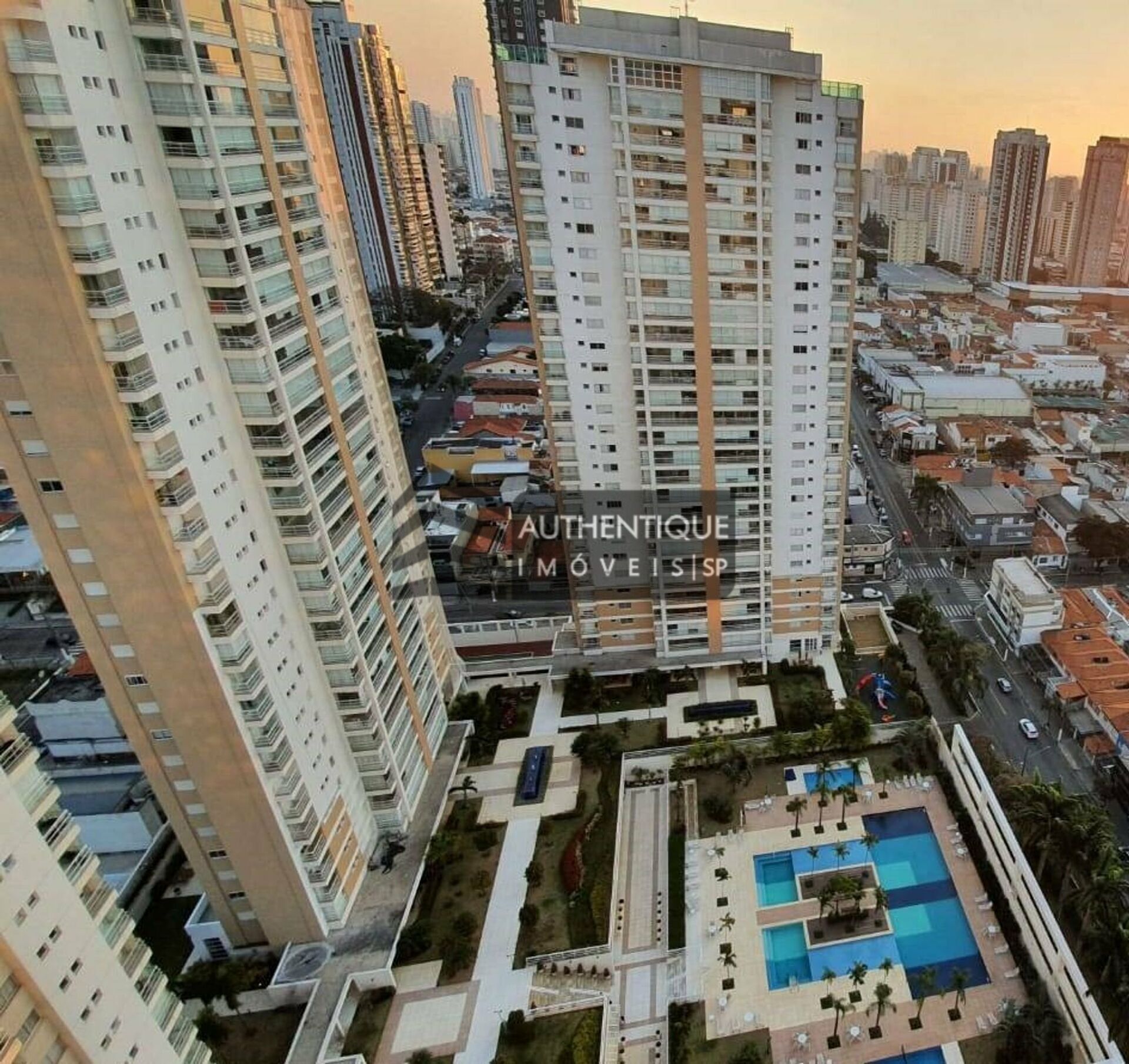 Apartamento à venda com 3 quartos, 225m² - Foto 3