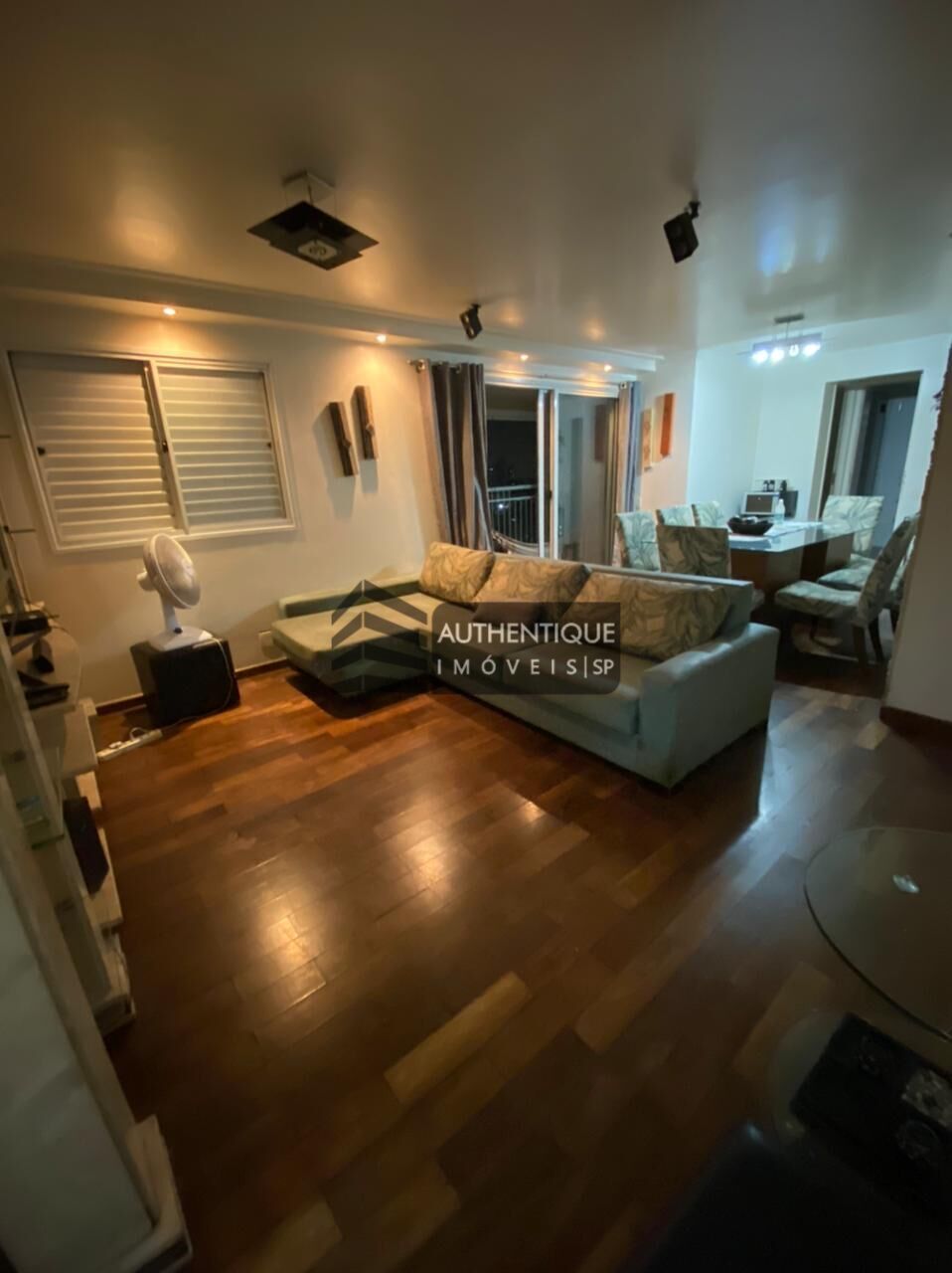 Apartamento à venda com 2 quartos, 85m² - Foto 2