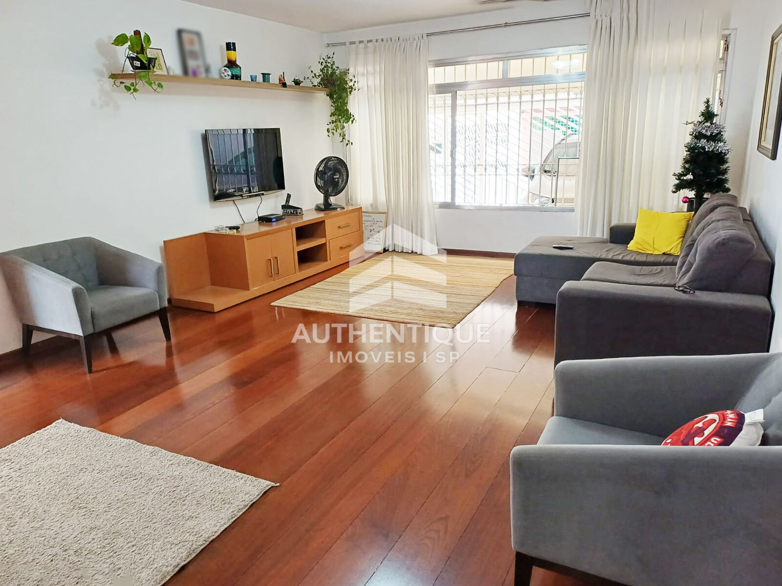 Casa, 3 quartos, 210 m² - Foto 1