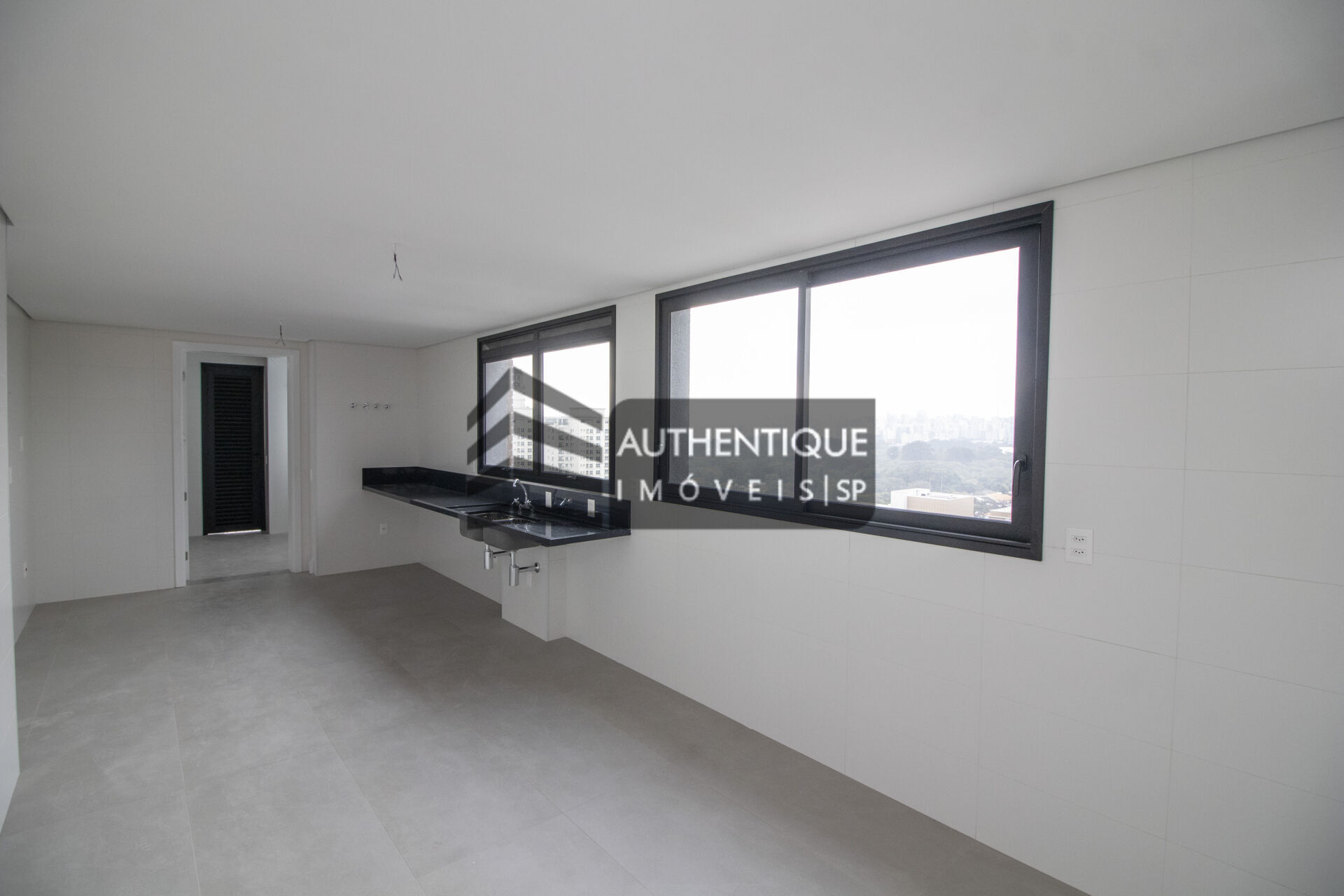 Apartamento à venda com 4 quartos, 375m² - Foto 2