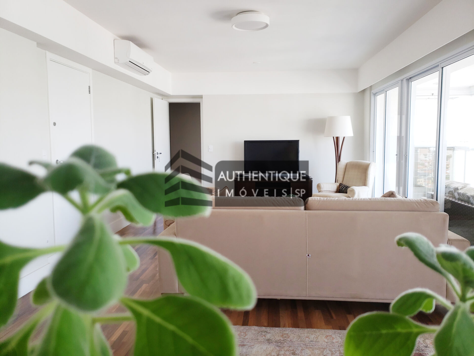 Apartamento à venda com 3 quartos, 143m² - Foto 4