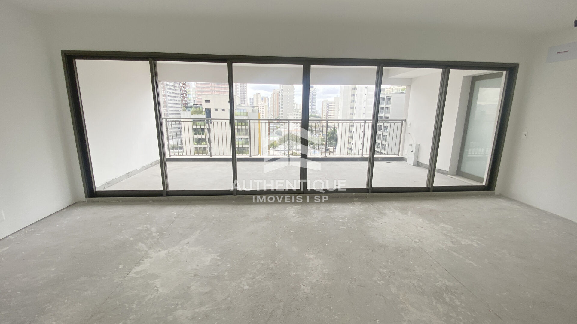 Apartamento, 3 quartos, 162 m² - Foto 1