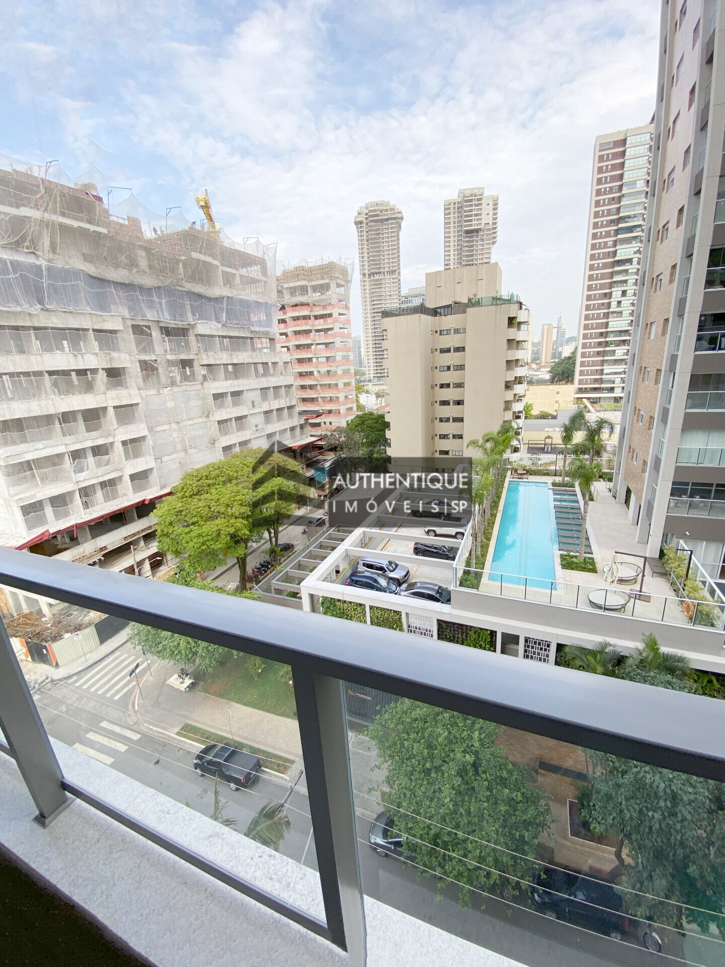 Apartamento à venda com 3 quartos, 125m² - Foto 1