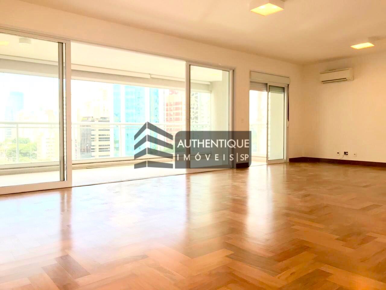 Apartamento para alugar com 3 quartos, 200m² - Foto 2