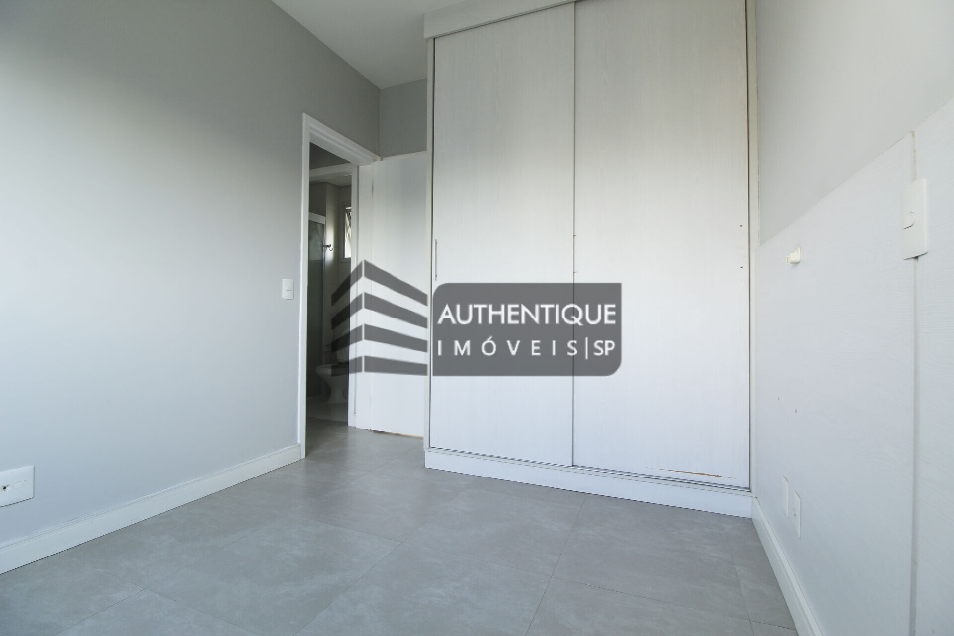 Apartamento à venda com 2 quartos, 62m² - Foto 32