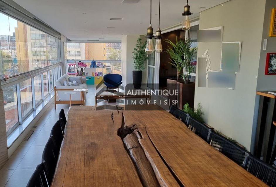 Apartamento à venda com 4 quartos, 250m² - Foto 1