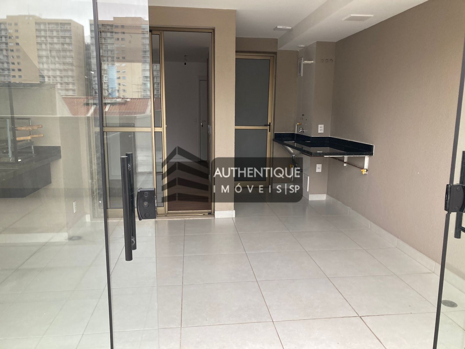 Apartamento à venda com 3 quartos, 141m² - Foto 1