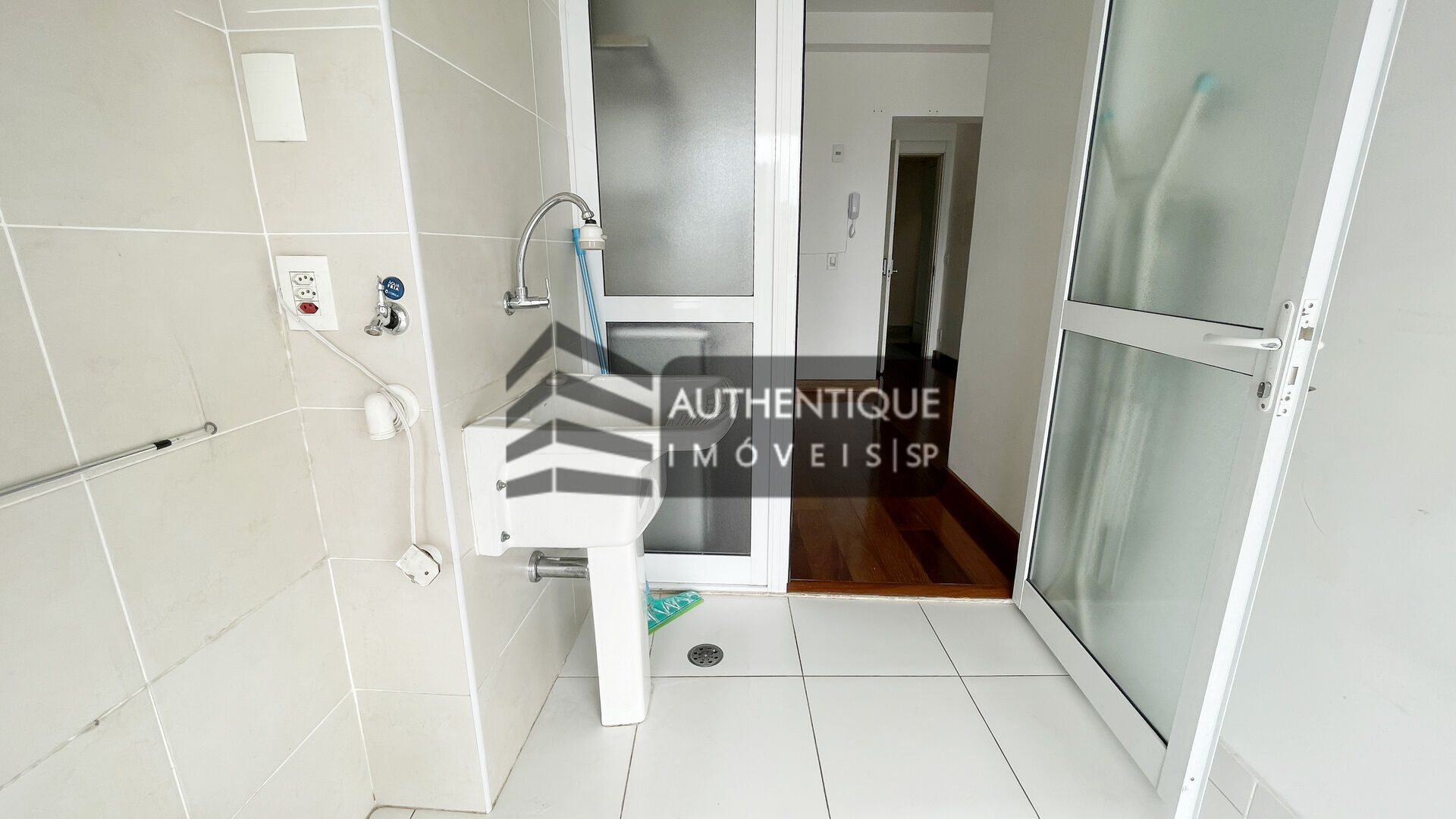 Apartamento à venda com 2 quartos, 70m² - Foto 17