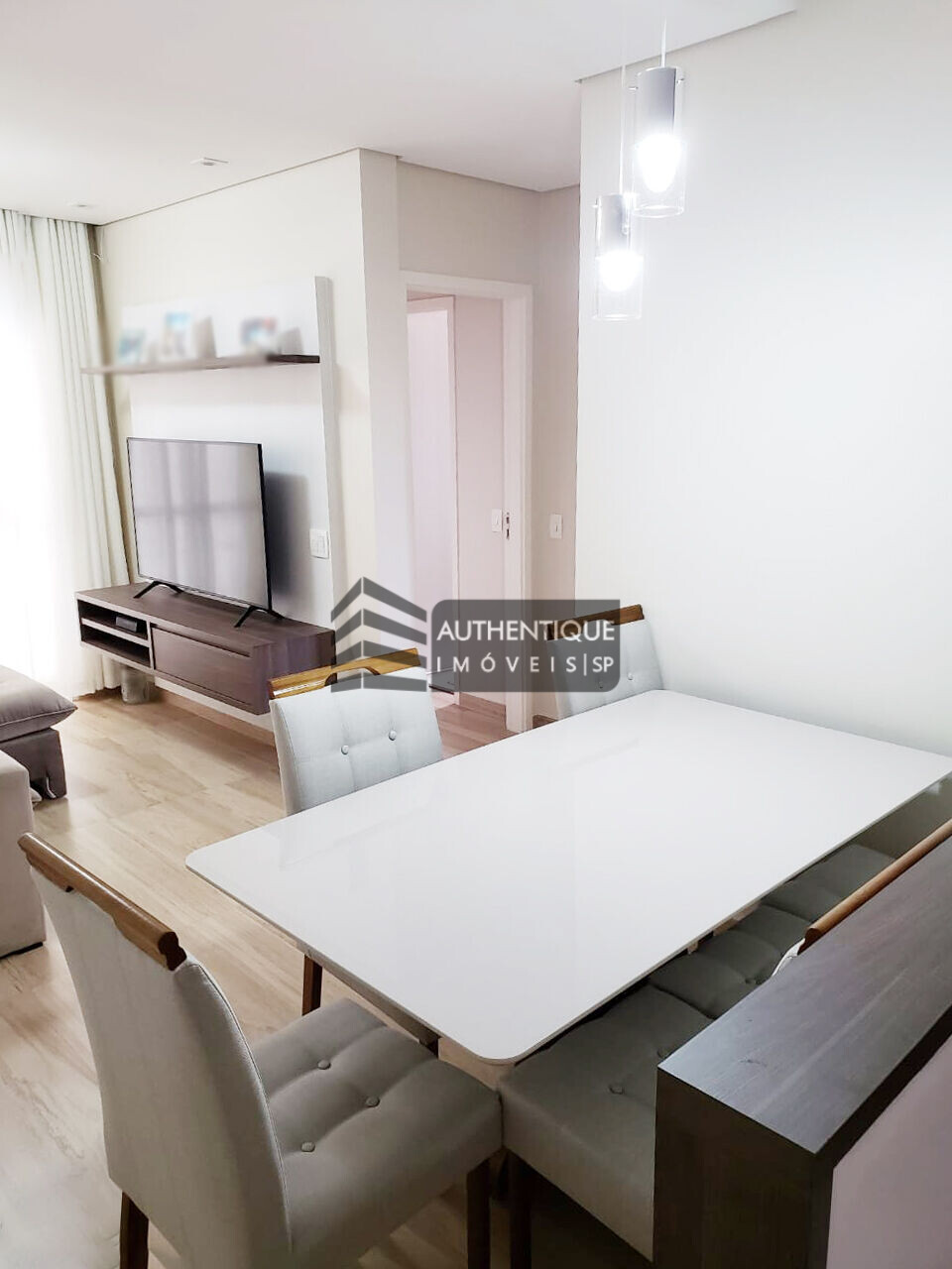 Apartamento à venda com 2 quartos, 64m² - Foto 1