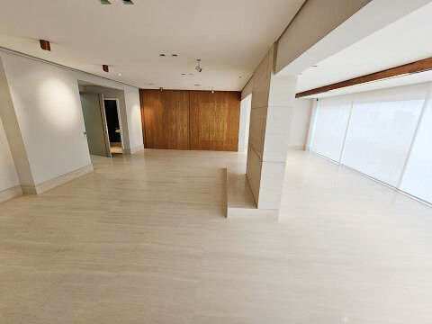 Apartamento à venda com 3 quartos, 300m² - Foto 2