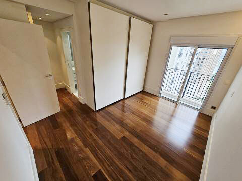 Apartamento à venda com 3 quartos, 300m² - Foto 25