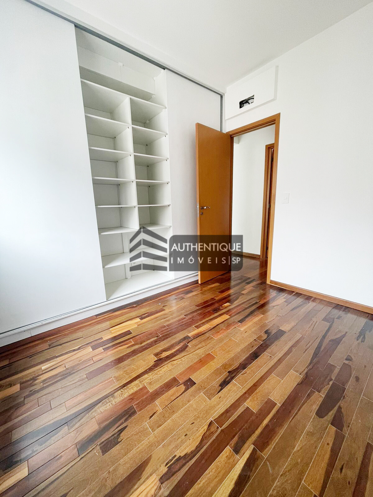 Apartamento à venda com 2 quartos, 78m² - Foto 22