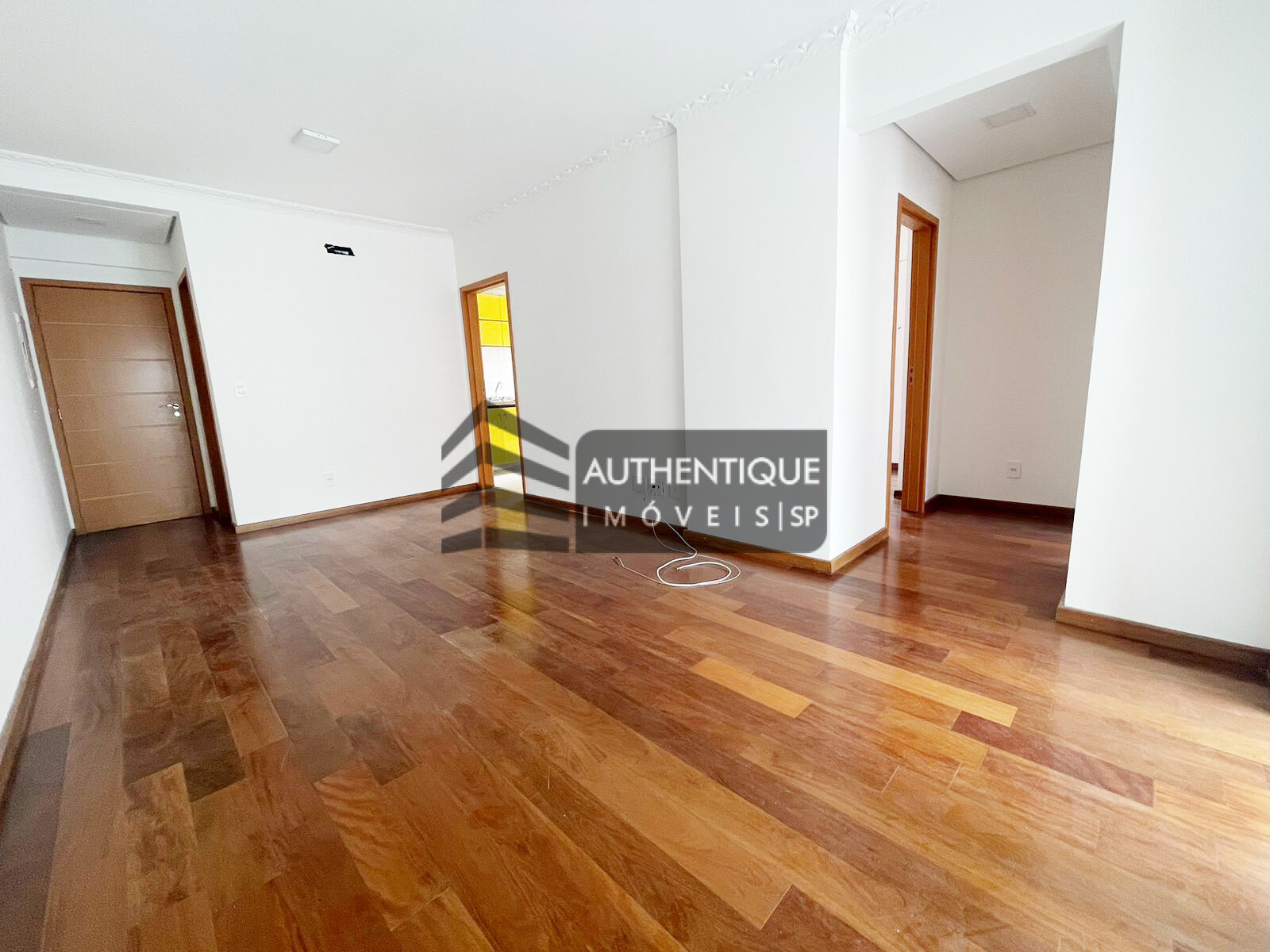 Apartamento à venda com 2 quartos, 78m² - Foto 2