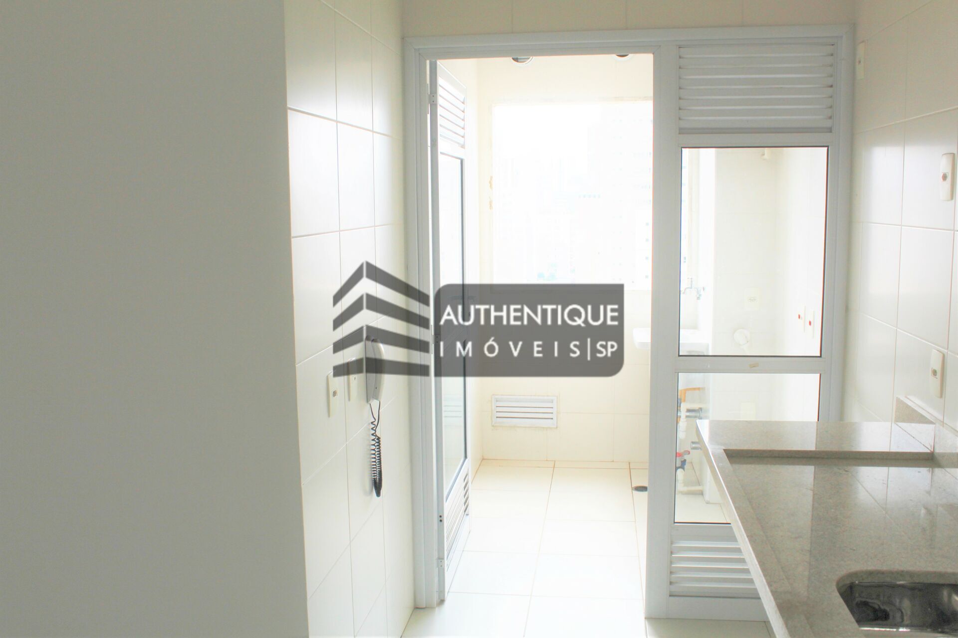 Apartamento à venda com 2 quartos, 67m² - Foto 9