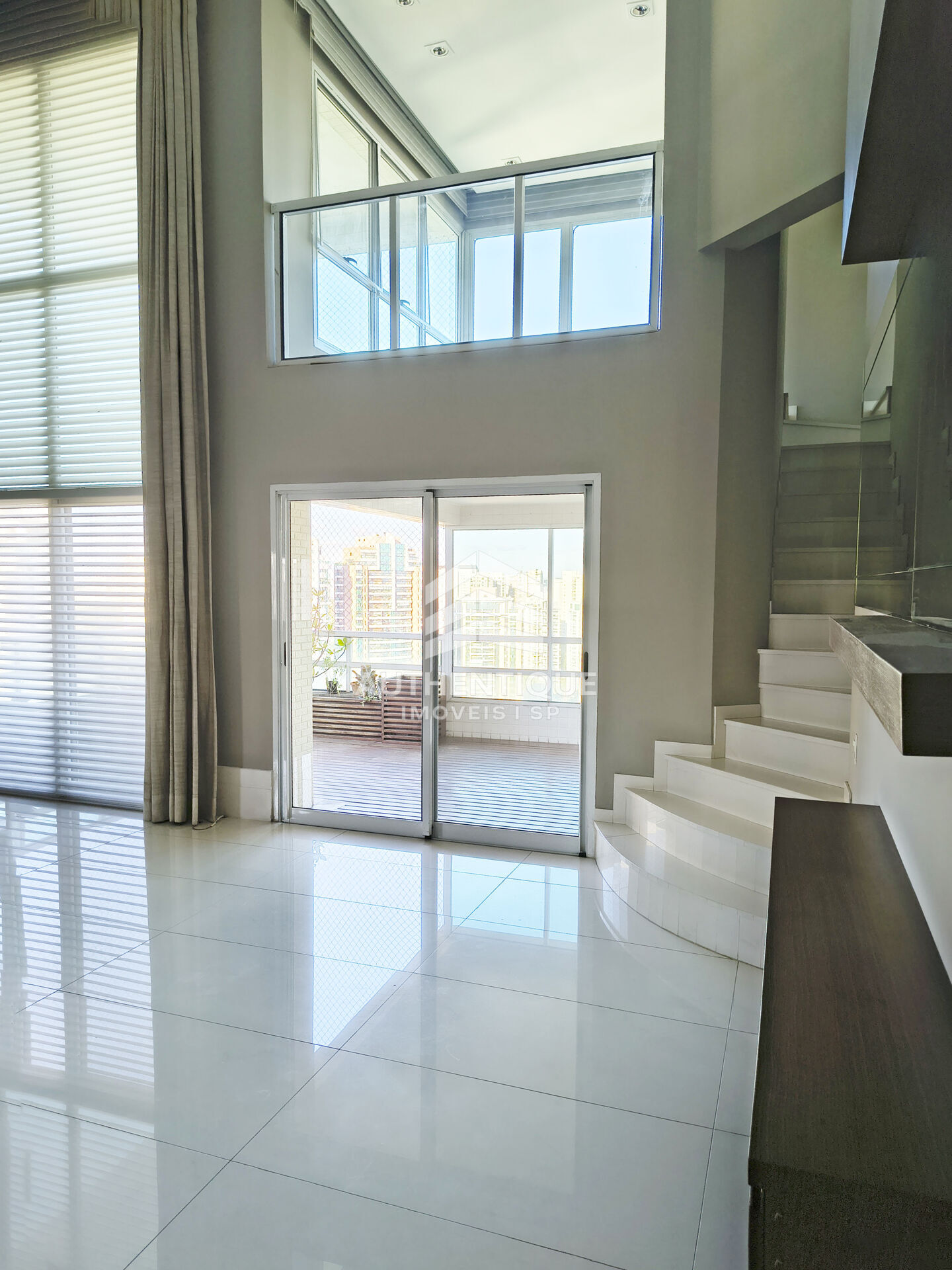 Apartamento, 3 quartos, 260 m² - Foto 2