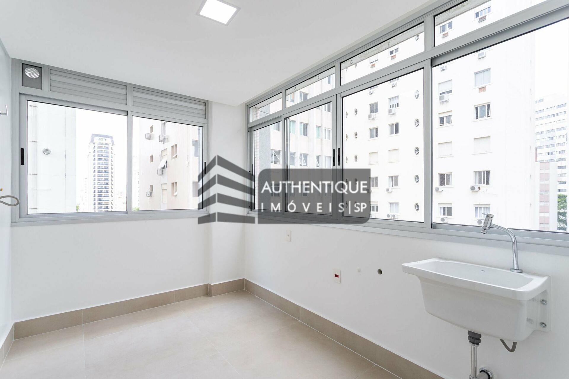 Apartamento à venda com 2 quartos, 210m² - Foto 37