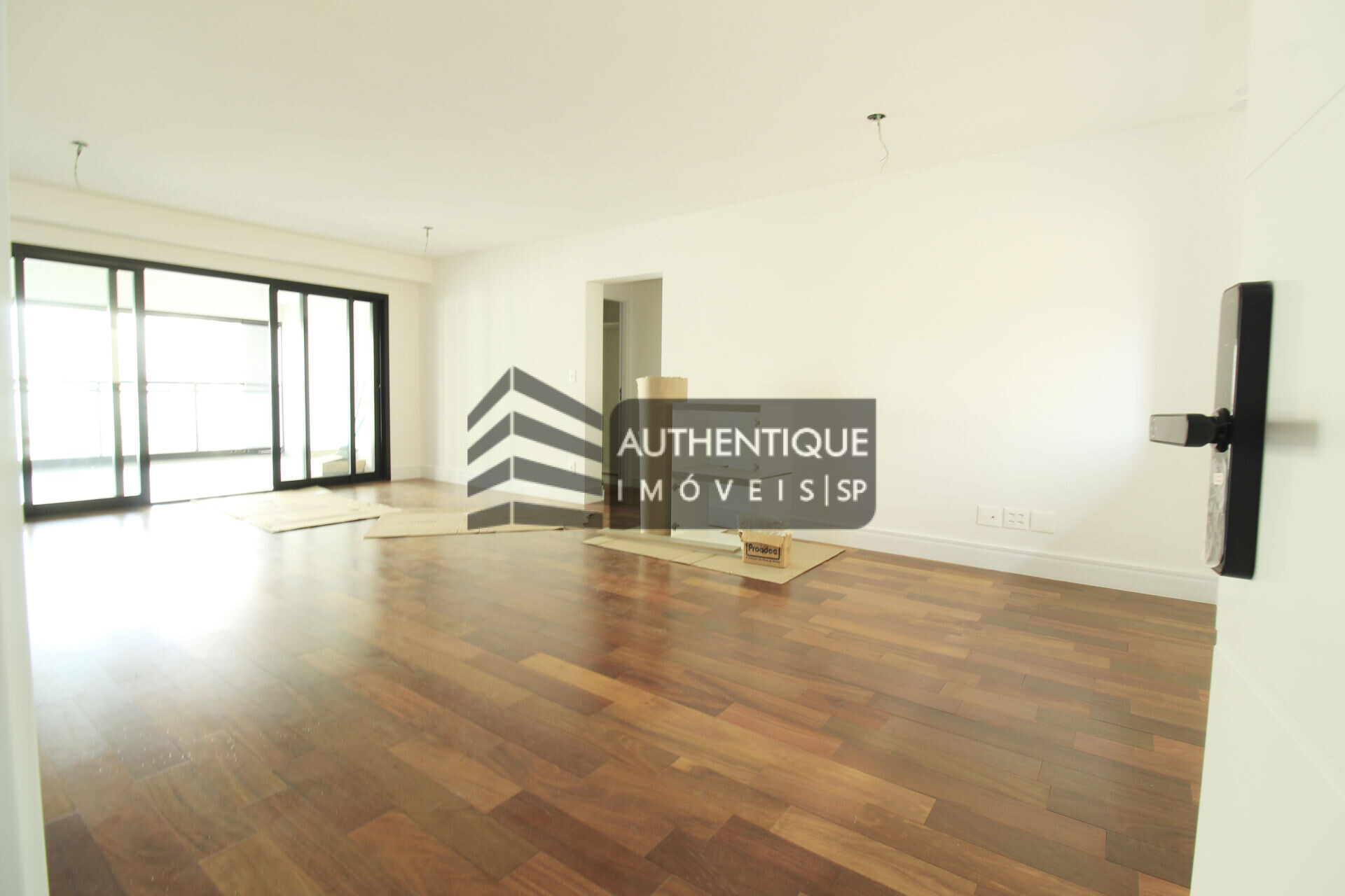 Apartamento à venda com 3 quartos, 163m² - Foto 2