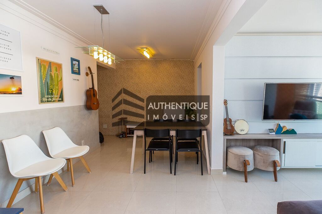 Apartamento à venda com 2 quartos, 70m² - Foto 4