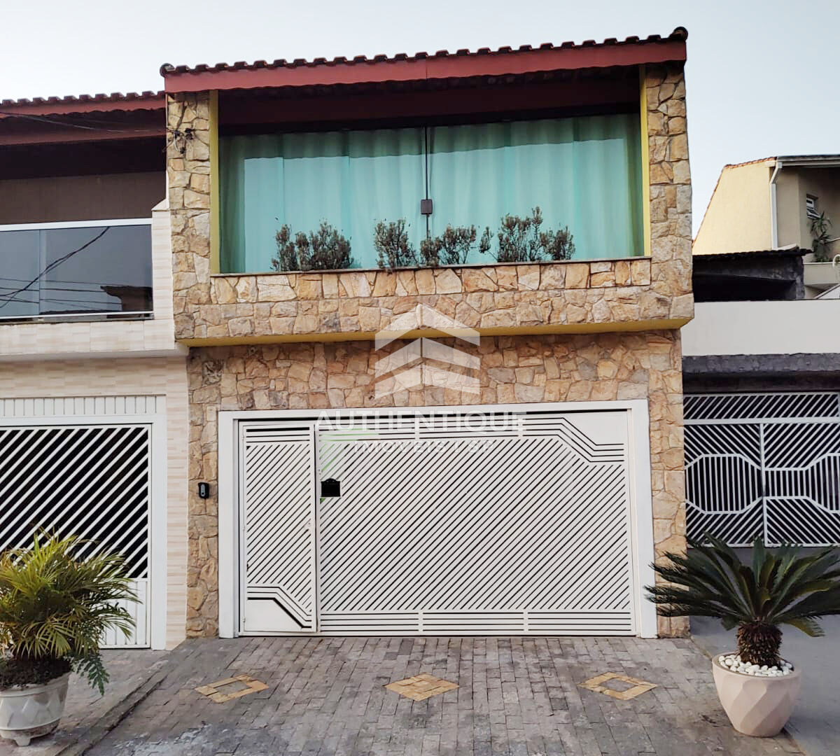 Casa, 3 quartos, 227 m² - Foto 1