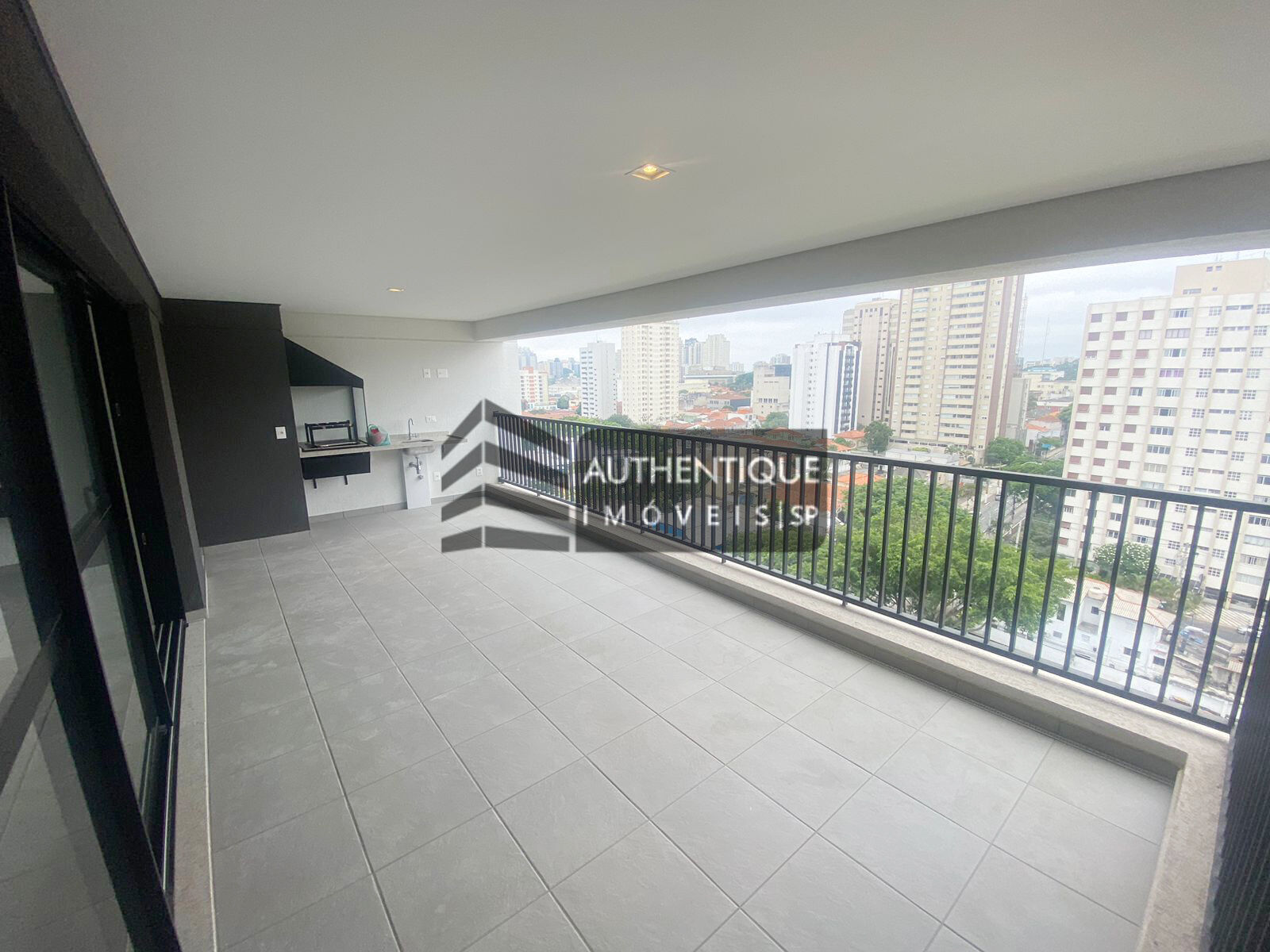 Apartamento à venda com 4 quartos, 147m² - Foto 1