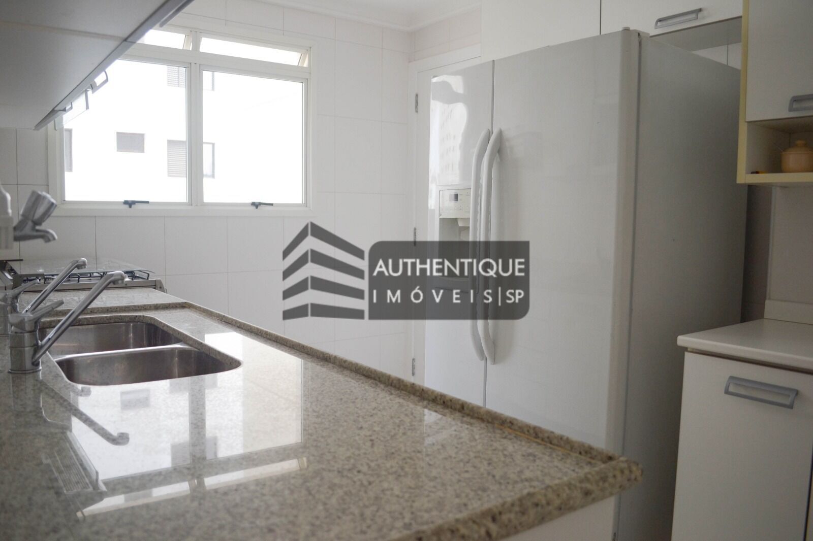 Apartamento à venda com 3 quartos, 198m² - Foto 8