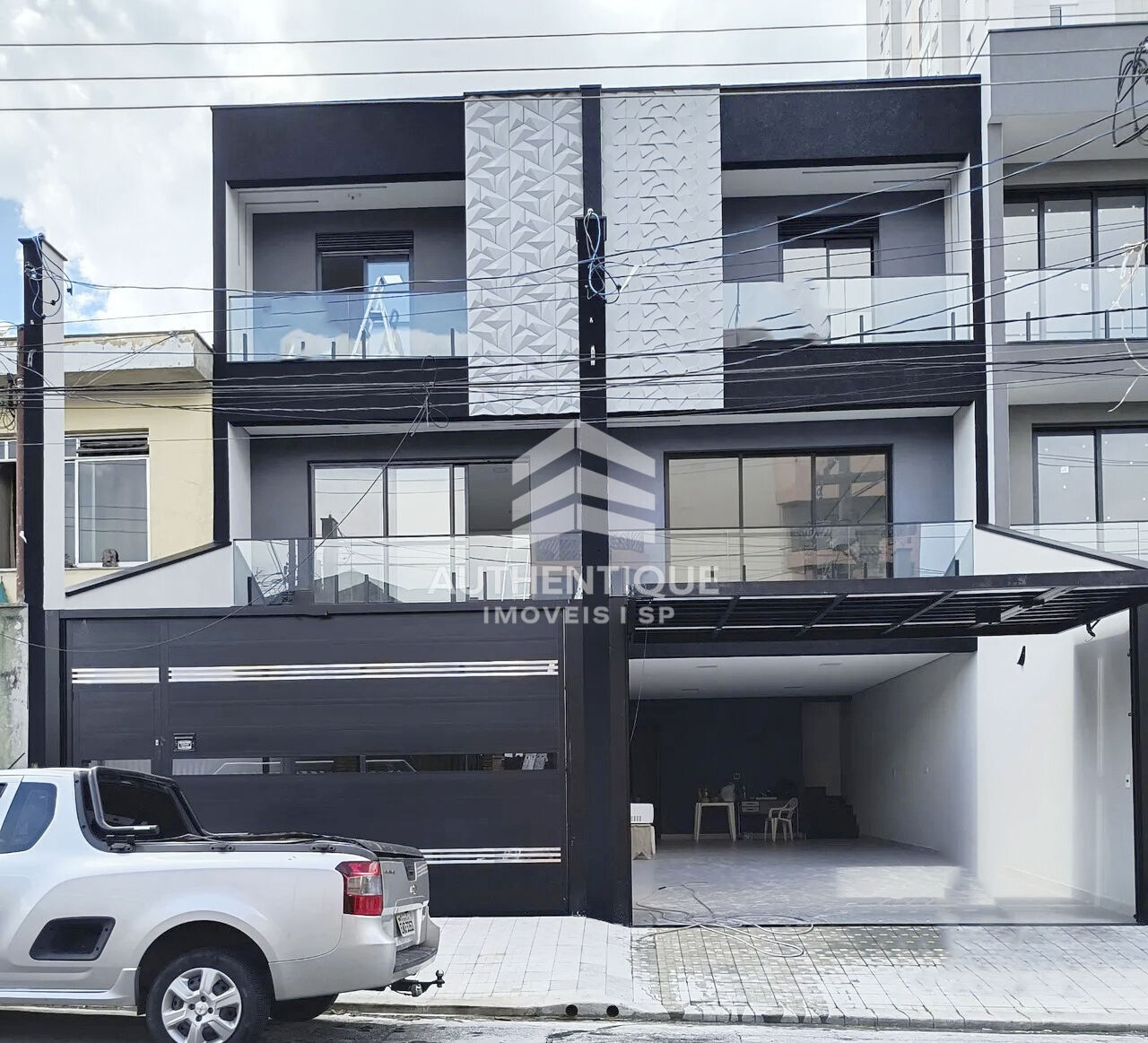 Sobrado, 4 quartos, 223 m² - Foto 1