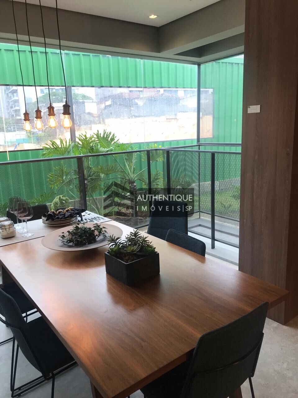 Apartamento à venda com 3 quartos, 105m² - Foto 1