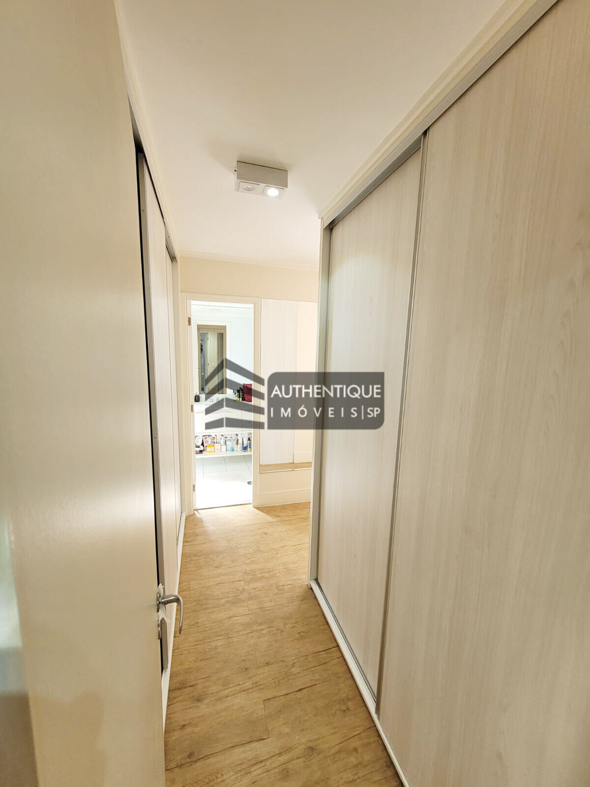 Apartamento à venda com 3 quartos, 137m² - Foto 13