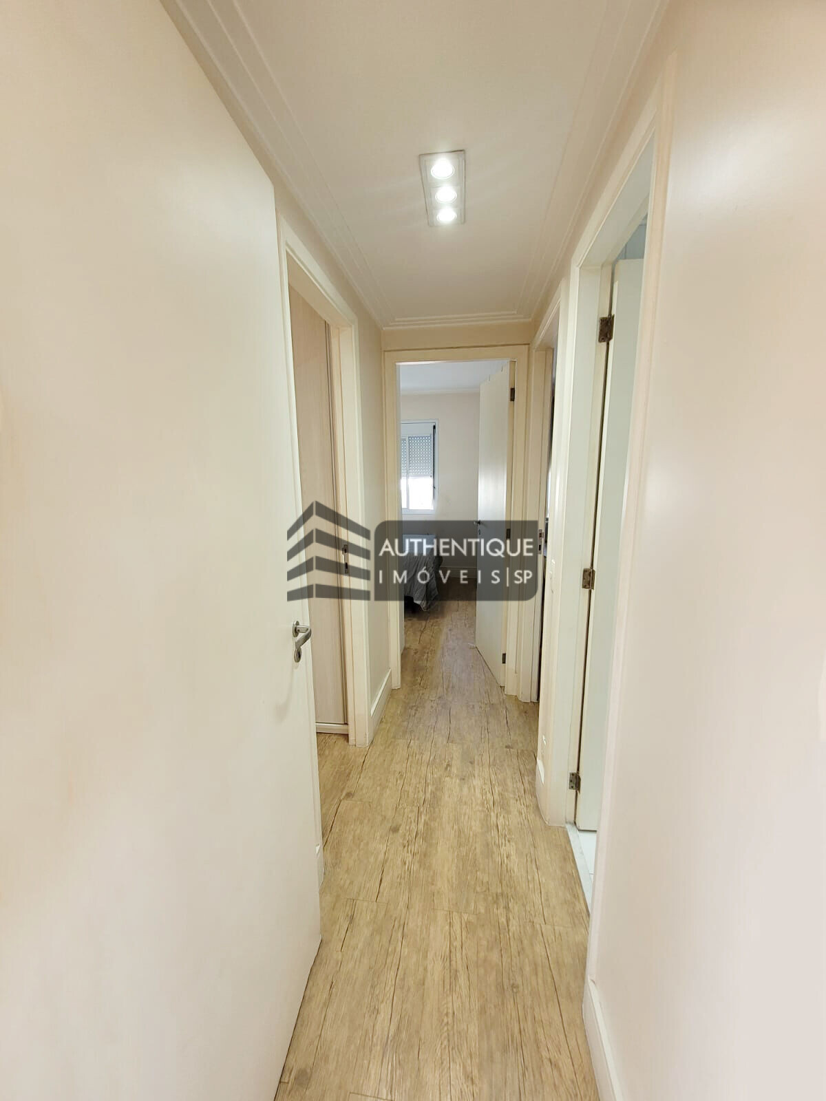 Apartamento à venda com 3 quartos, 137m² - Foto 19