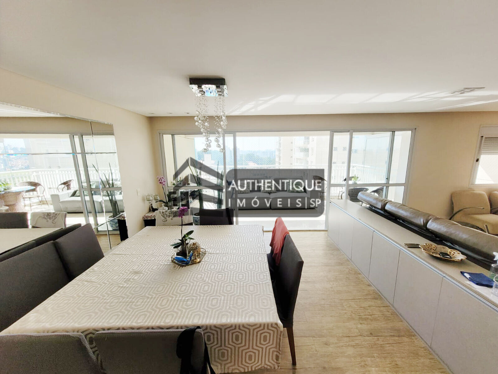 Apartamento à venda com 3 quartos, 137m² - Foto 3