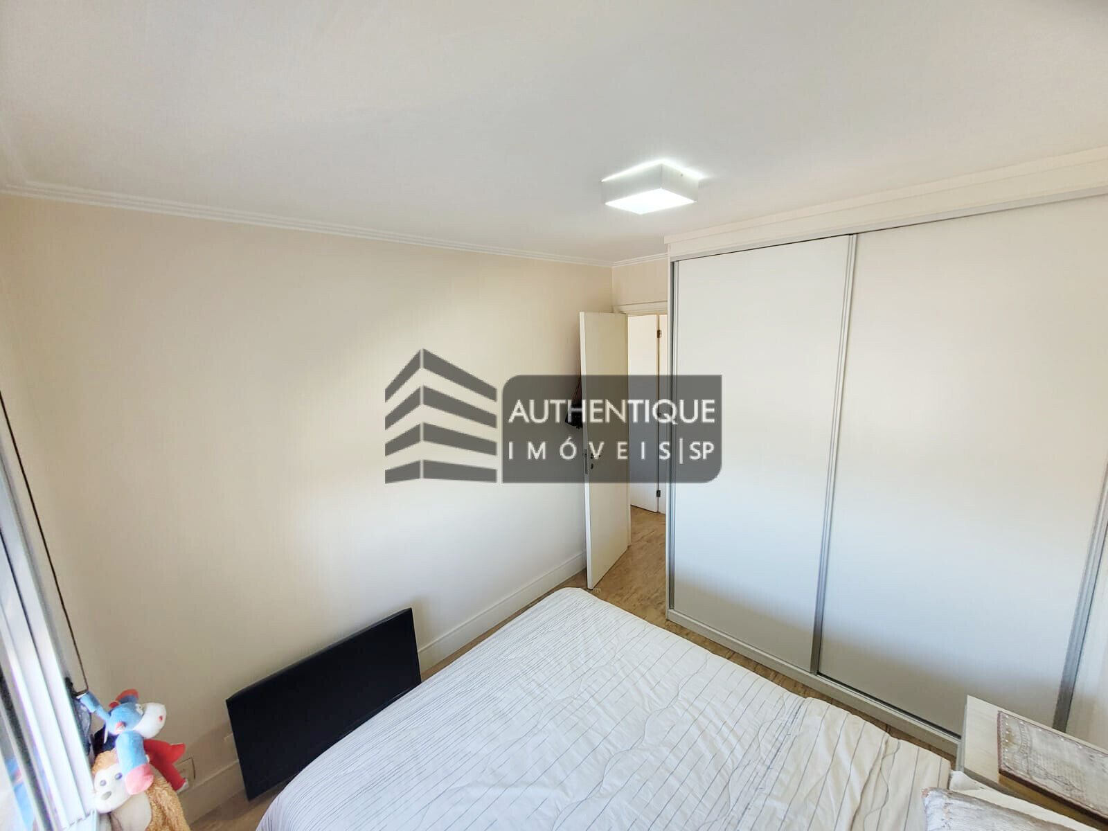 Apartamento à venda com 3 quartos, 137m² - Foto 15