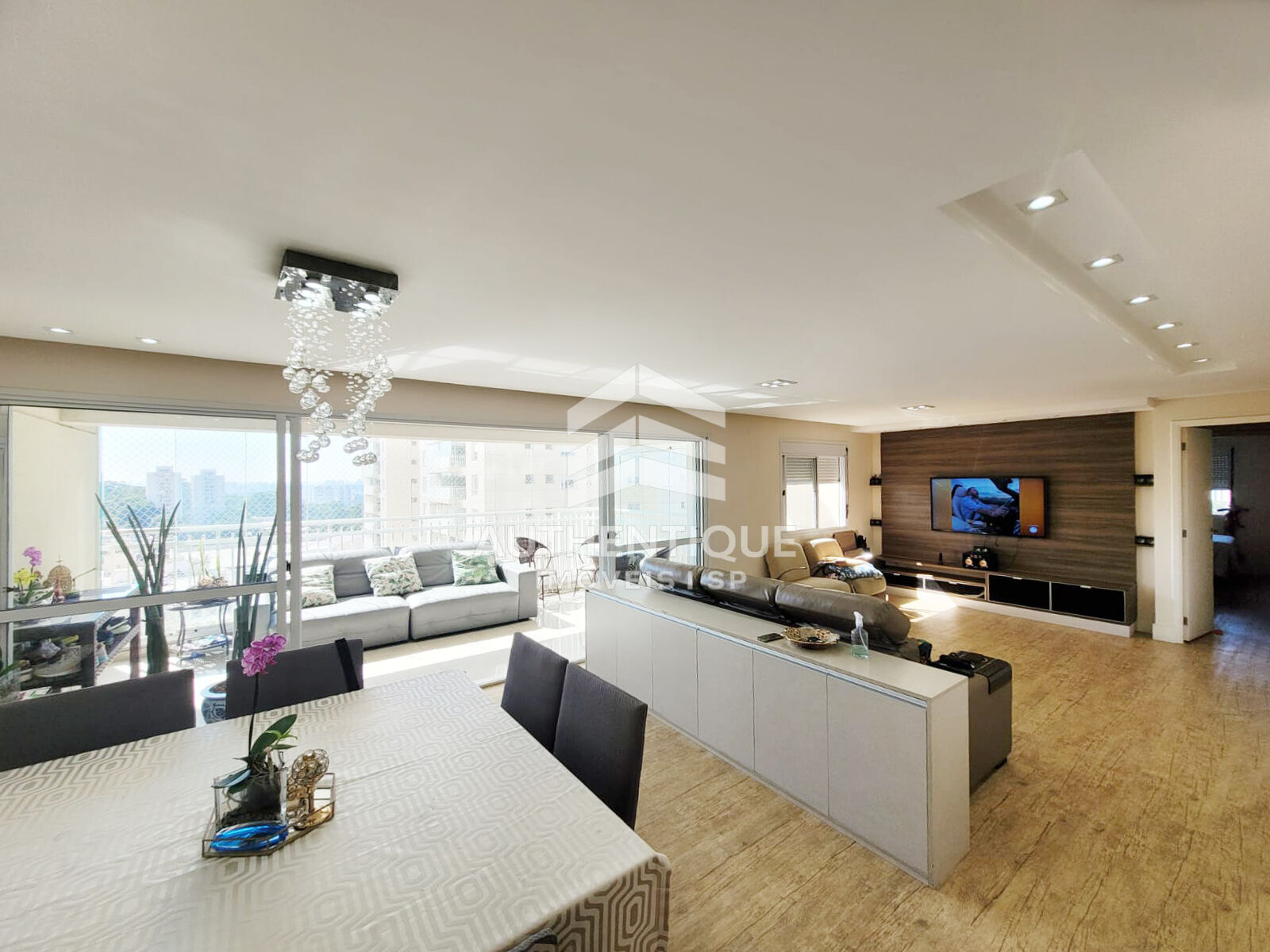Apartamento, 3 quartos, 137 m² - Foto 1