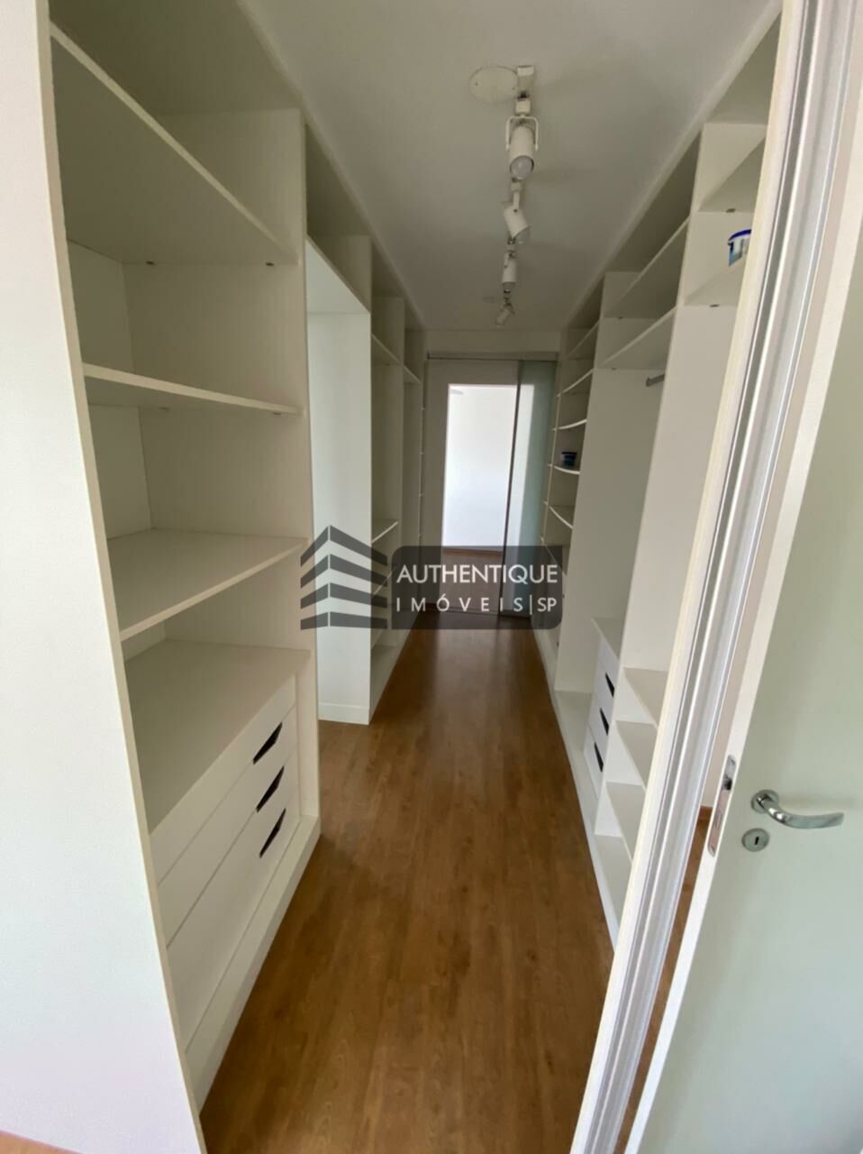 Apartamento à venda com 4 quartos, 241m² - Foto 48