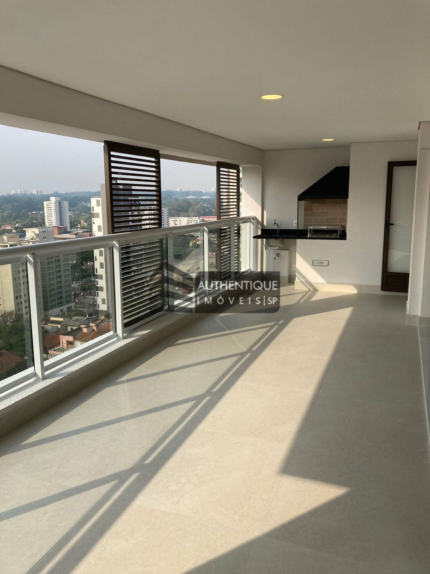 Apartamento à venda com 3 quartos, 137m² - Foto 28